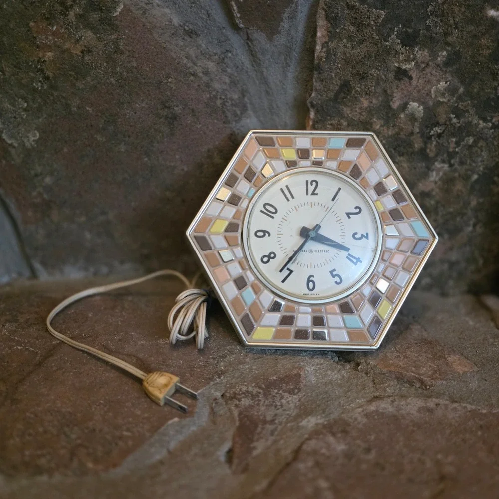 Vintage General Electric Mosaic Tile Hexagon Wall Clock GE Retro MCM Brown Tan